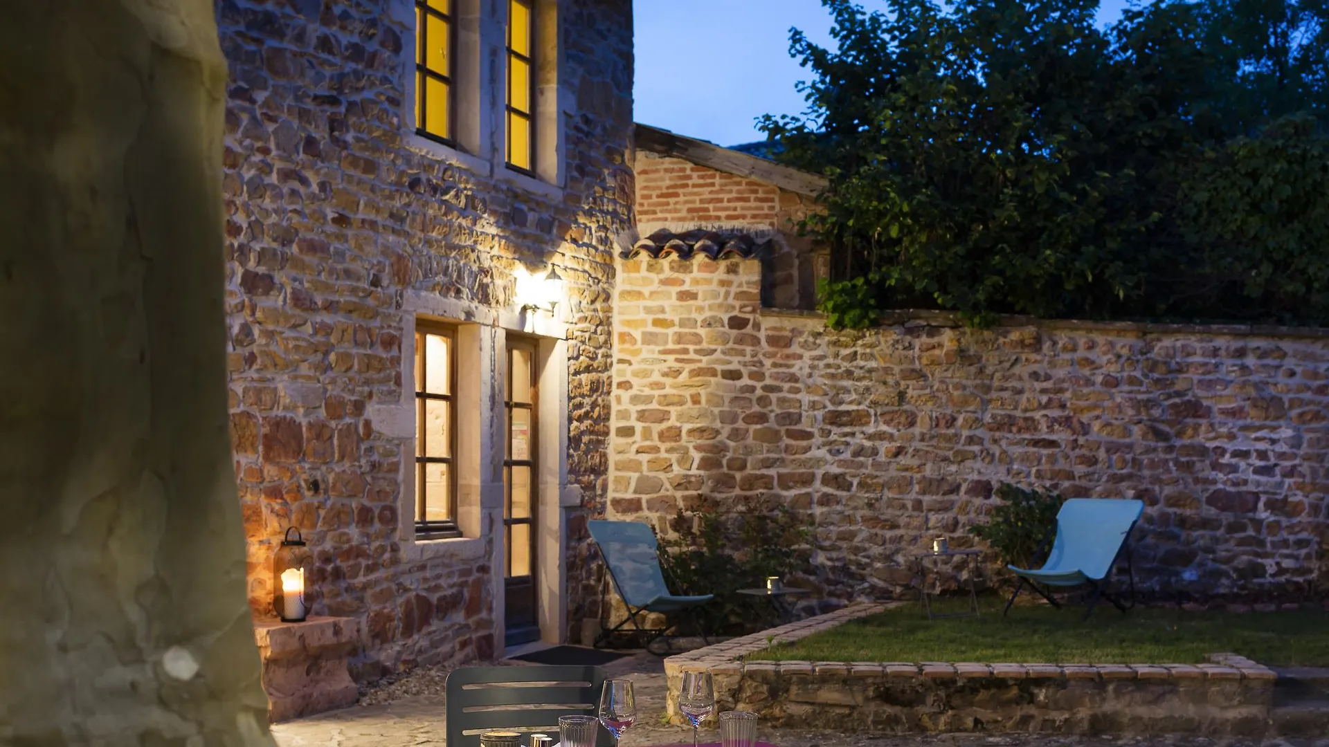 Hotel Logis Hôtel et Spa le Savigny Blacé