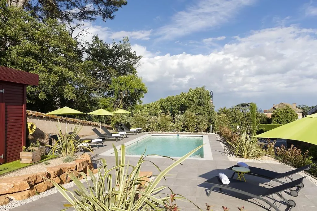 *** Hotel Logis Hôtel et Spa le Savigny Blacé France