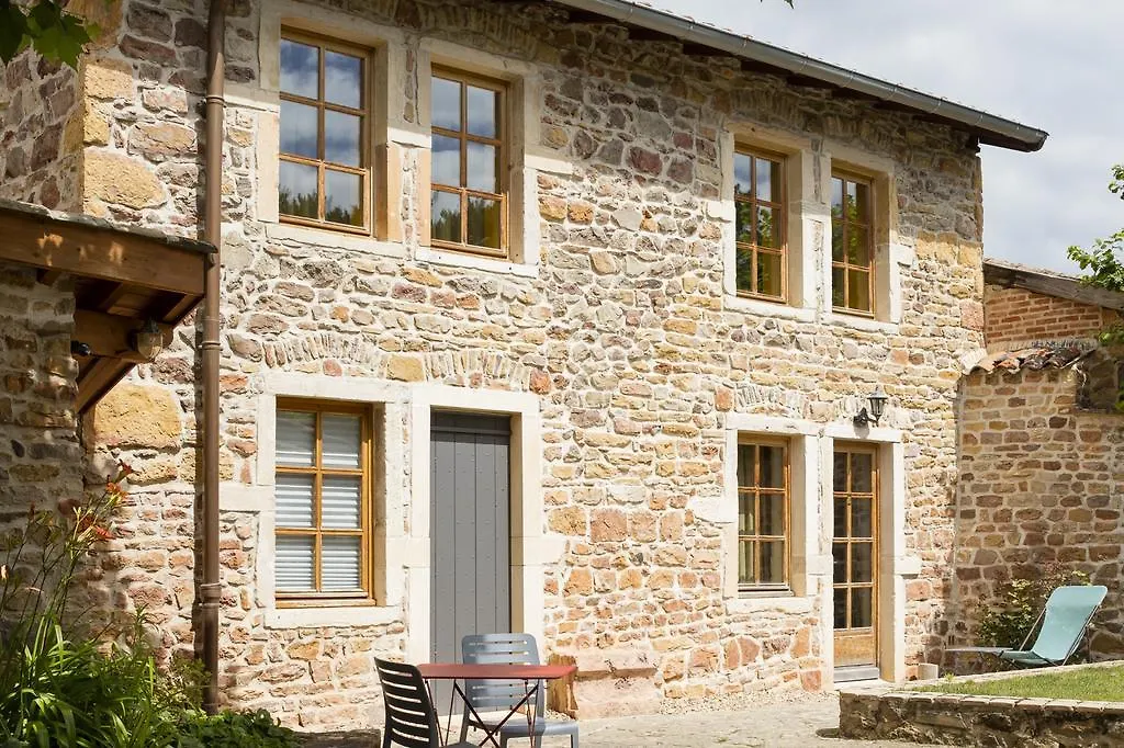 Hotel Logis Hôtel et Spa le Savigny Blacé