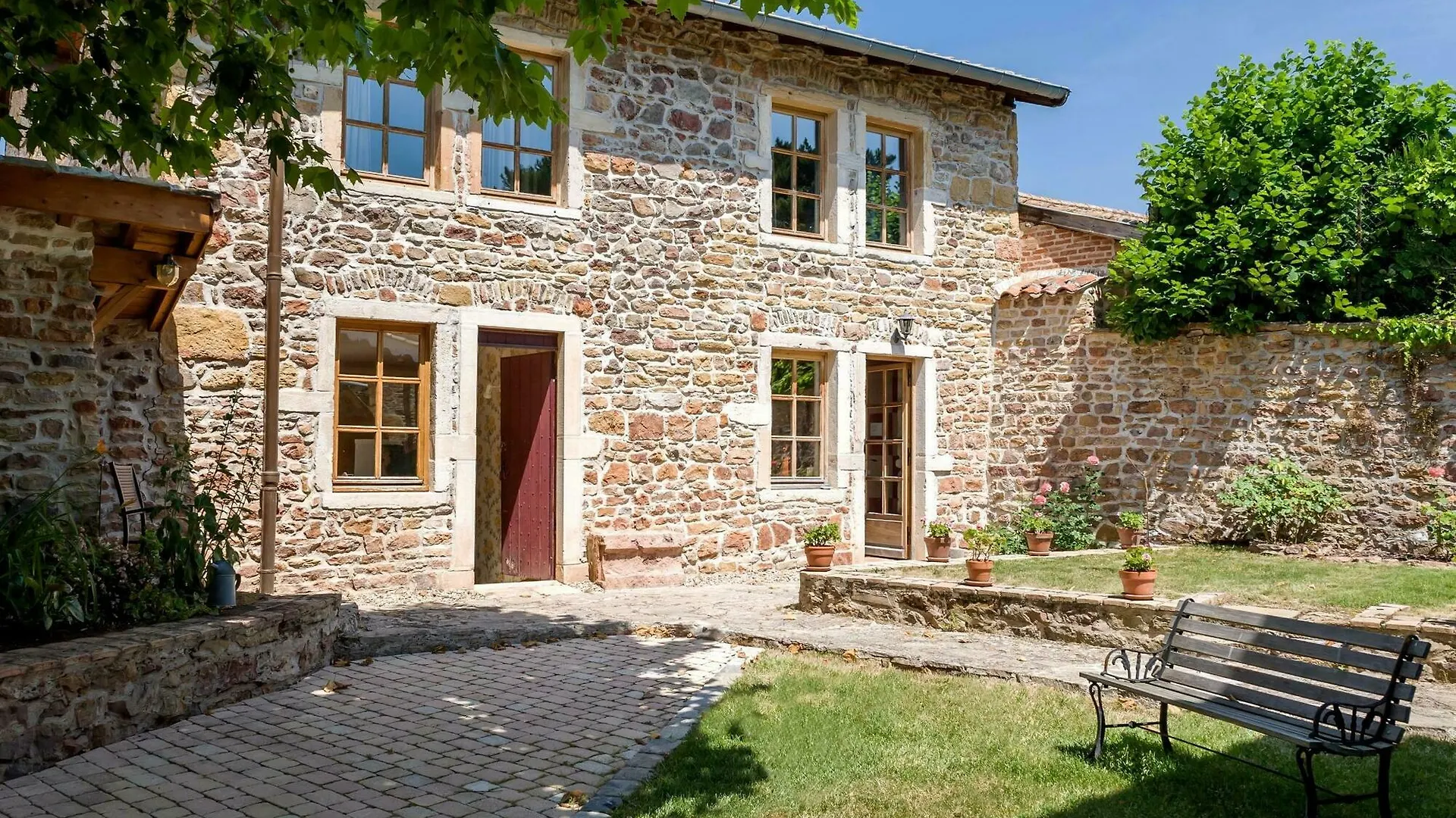 Logis Hôtel et Spa le Savigny Blacé